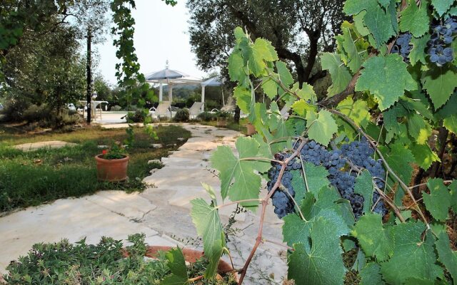 Meridiana Holiday House With Shared Swimming Pool