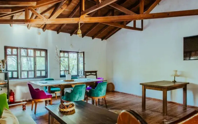 Eski Yeni Tatil Evi