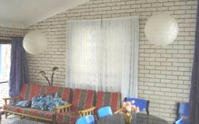 Villa Ellisa, Unit 5/10 Columbia Close