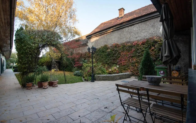 Renoviertes Bauernhaus mit Garten in Ruhelage