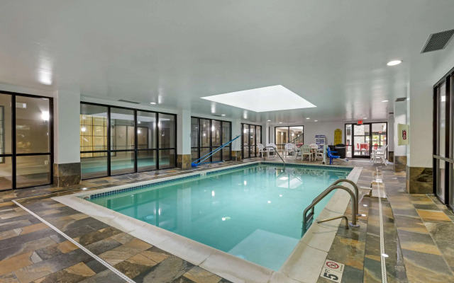 Comfort Suites Near Potomac Mills