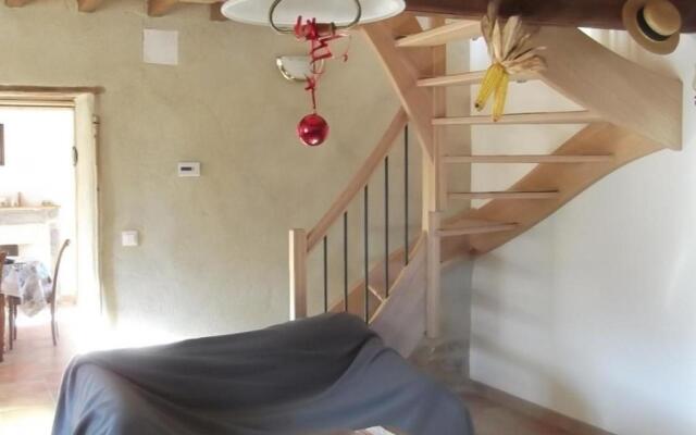 Gîte Saint-Georges-de-Baroille, 4 pièces, 7 personnes - FR-1-496-170