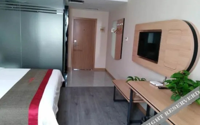Thank Inn (Tongliao Mingren Street)