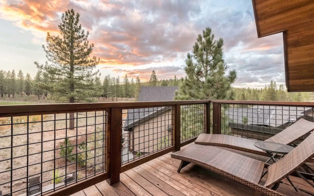 4BR Luxury Truckee Home by RedAwning