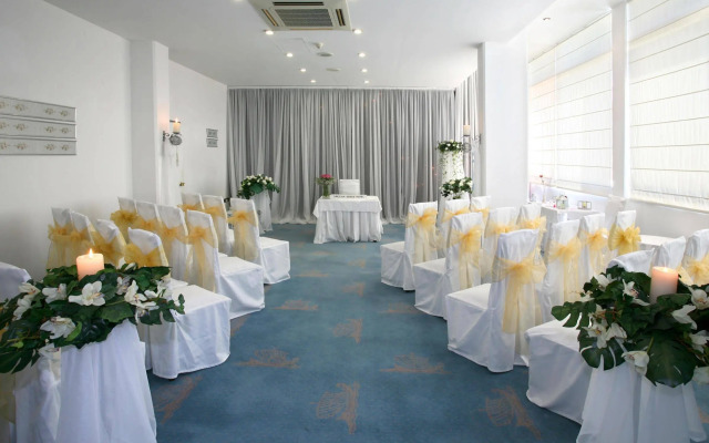 Grecian Sands Hotel