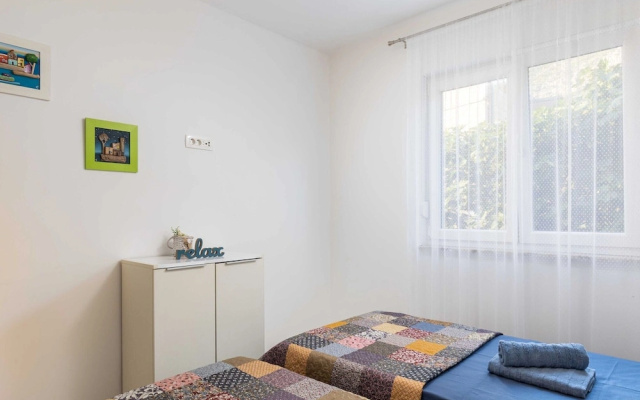 Apartment Why Not - Two Bedroom Apartment With Balcony