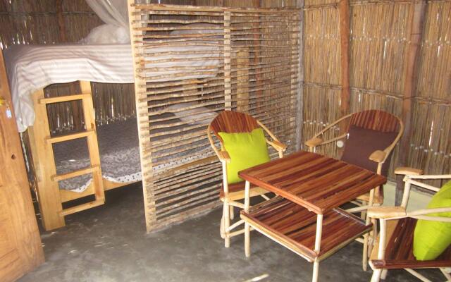 Baobab Beach Lodge & Backpackers