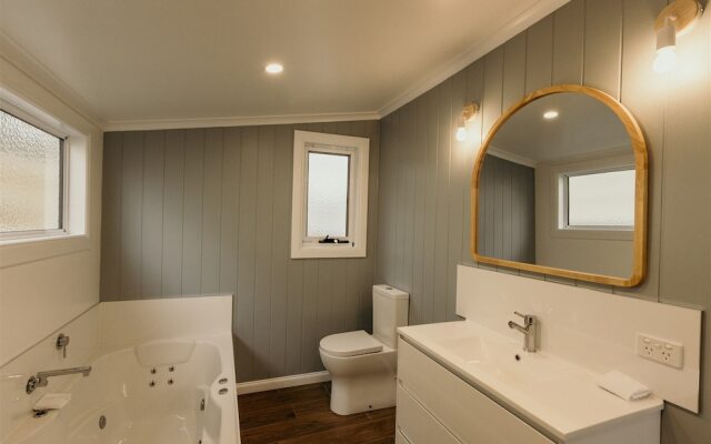 Stanley Cottages & Apartments