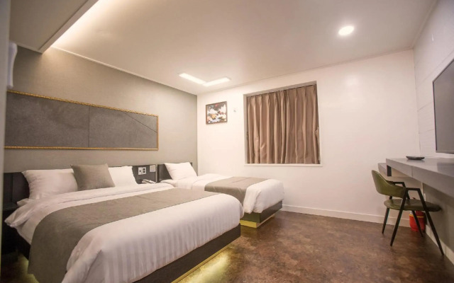 Hotel Major 2