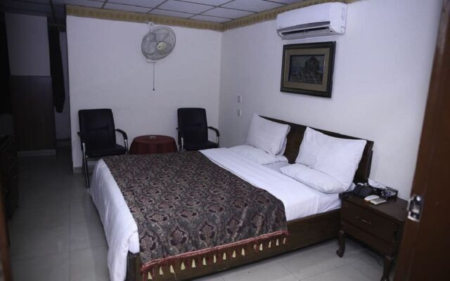 Mars Hotel Lahore