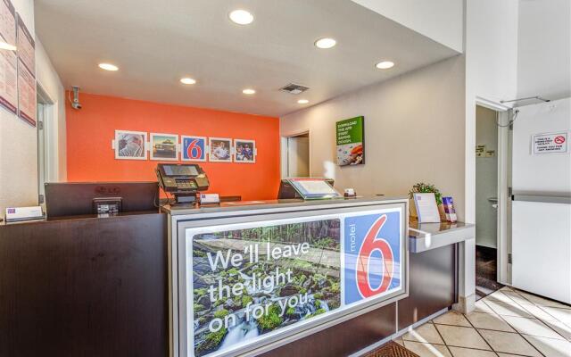 Motel 6 Tigard, OR - Portland South - Lake Oswego