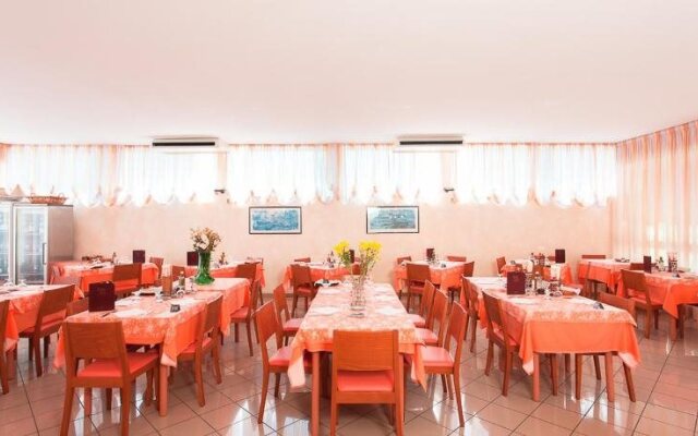 Hotel Joli