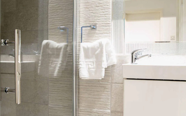 Peymans - The Addenbrooke's Suite Serviced Apartment