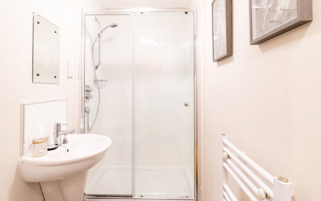 Luxury Riverview City Centre Apartment