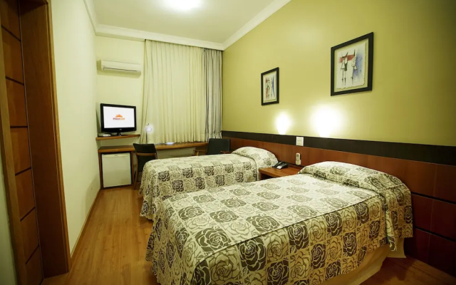 Eston Hotel