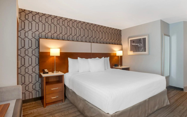 Best Western Plus Commerce Hotel