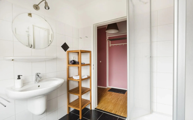 Five Reasons Hotel & Hostel