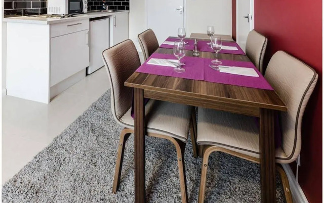 Aldgate Commercial House Apartments