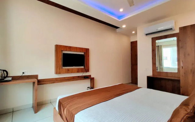 Hotel Divine Residency