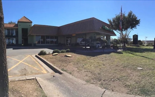 Whitten Inn University