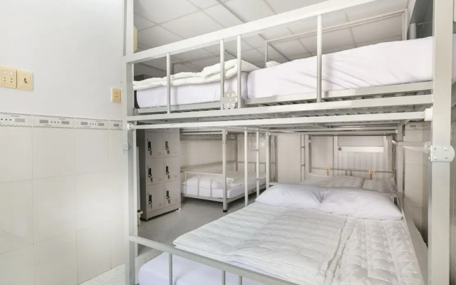 Minh Phuong-Hostel by OYO Rooms