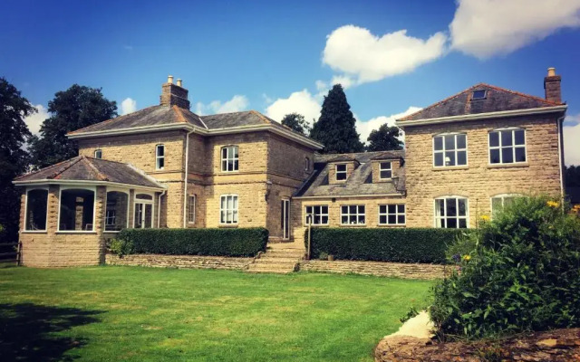 Walltree House