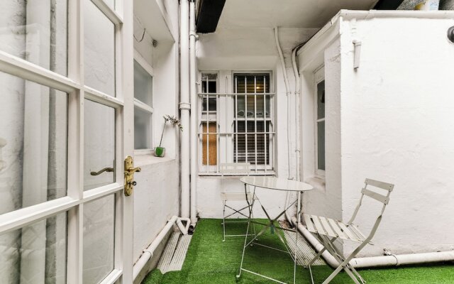 South-Kensington Apartment