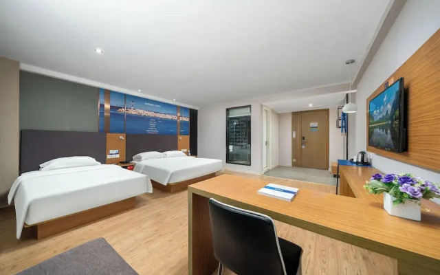 Stay at Guilin Downtown