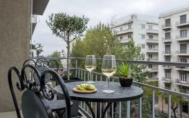 De Minimis - a Chic 3BR Downtown Apartment