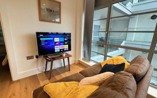 Modern & Stylish 1 Bedroom Flat