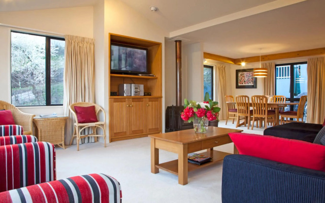 Spinnaker Bay Apartments