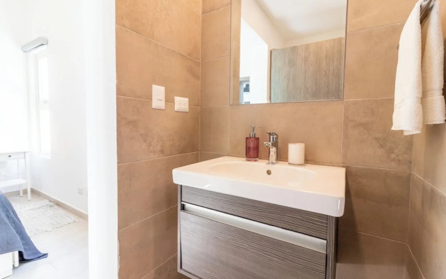 Modern 2BR Apartment - Paseo del Mar