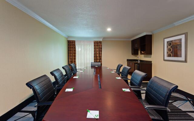 Holiday Inn Hotel & Suites San Mateo-San Francisco SFO by IHG