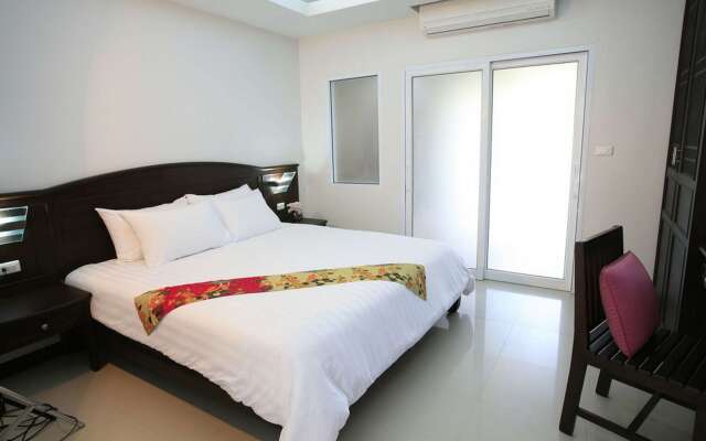 Samui First House Hotel