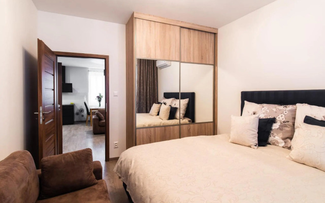 Newly renovated, Full Equipped and Quiet Apartment