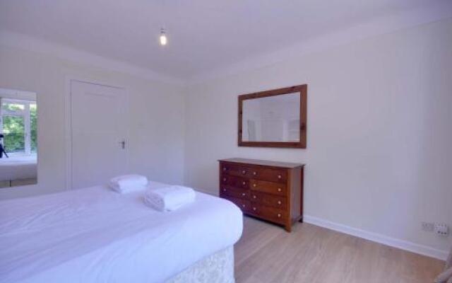 1 Mansard Court