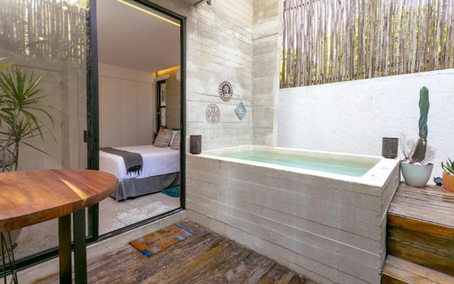Apartment with private plunge pool at Madara Tulum