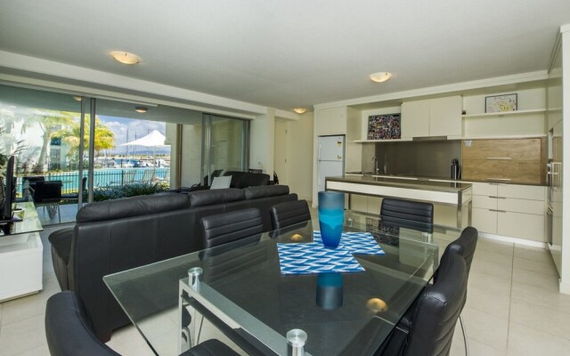 Blue on Blue Apartment 813
