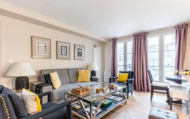 Families And Friends - Center - 110 Sqm