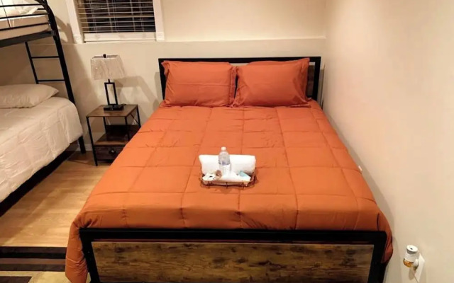 Room in House - The Master Haven Cozy Private Room