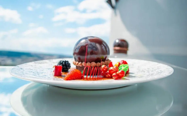 Sky Suite Hotel