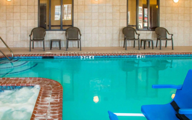 Sleep Inn & Suites at Six Flags