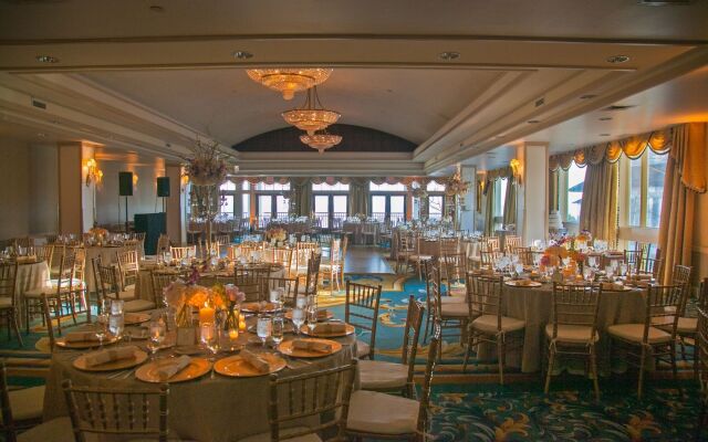 Water's Edge Resort & Spa