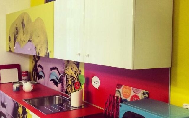 Art Hole Hostel