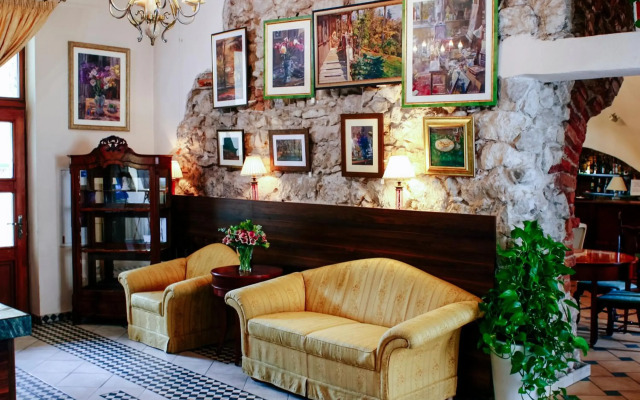 Aparthotel Miodosytnia
