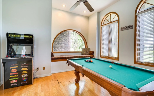 2 Mi to Busch Gardens: Retreat in Scenic Community