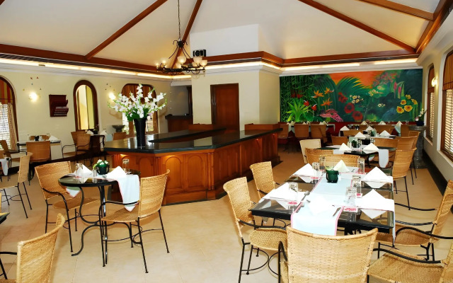Coconut Grove Beach Resort
