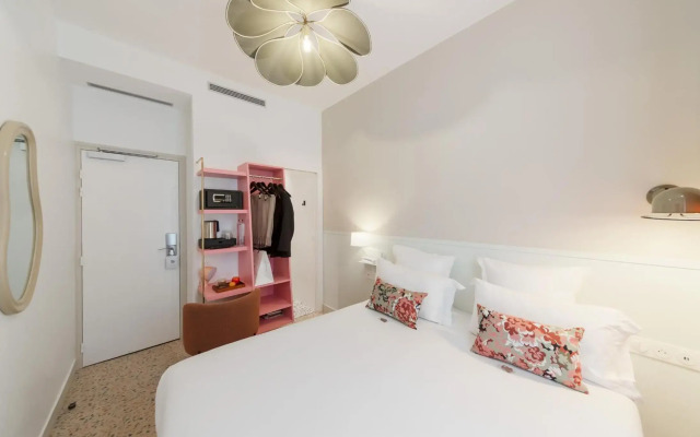 Trendy Canette Hotel