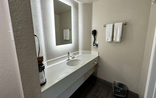 Days Inn by Wyndham San Diego Vista