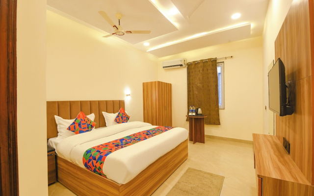Fabhotel Pvs Grand